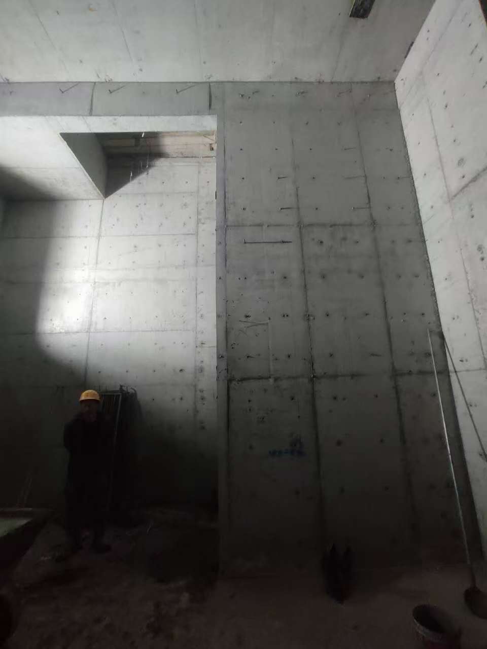 浠水墙上开槽钢筋断了有影响吗